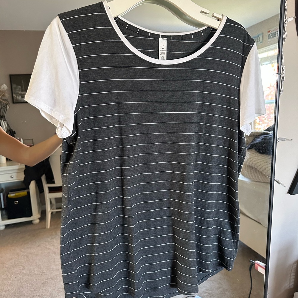 Lululemon T-shirt